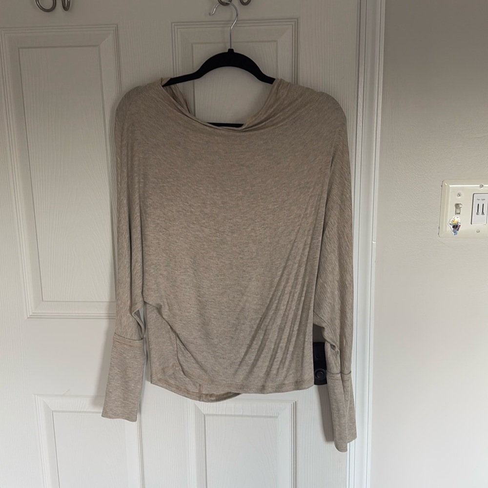 South Moon Under Long Sleeved loose fitting shirt w/ scoop necked back, size M